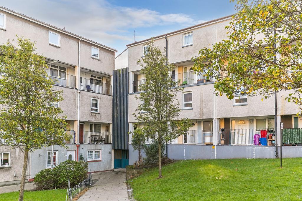 Viewcraig Street, Holyrood, Edinburgh, EH8 2 bed duplex £195,000