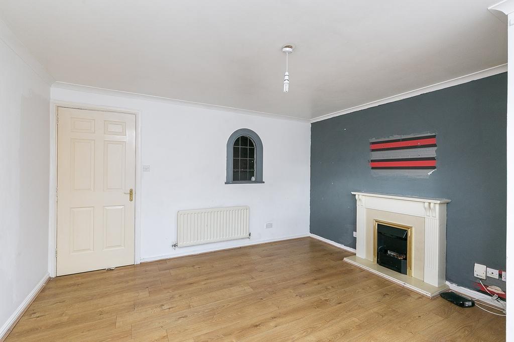 Stead's Place, Edinburgh, EH6 2 bed flat £190,000