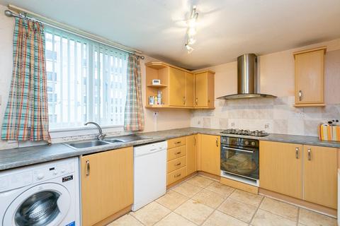 11/2 Calder Gardens, Edinburgh, EH11 4JB