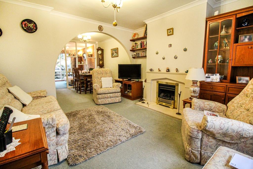 Fairford Road, Tilehurst, Reading, RG31 2 bed semidetached house £