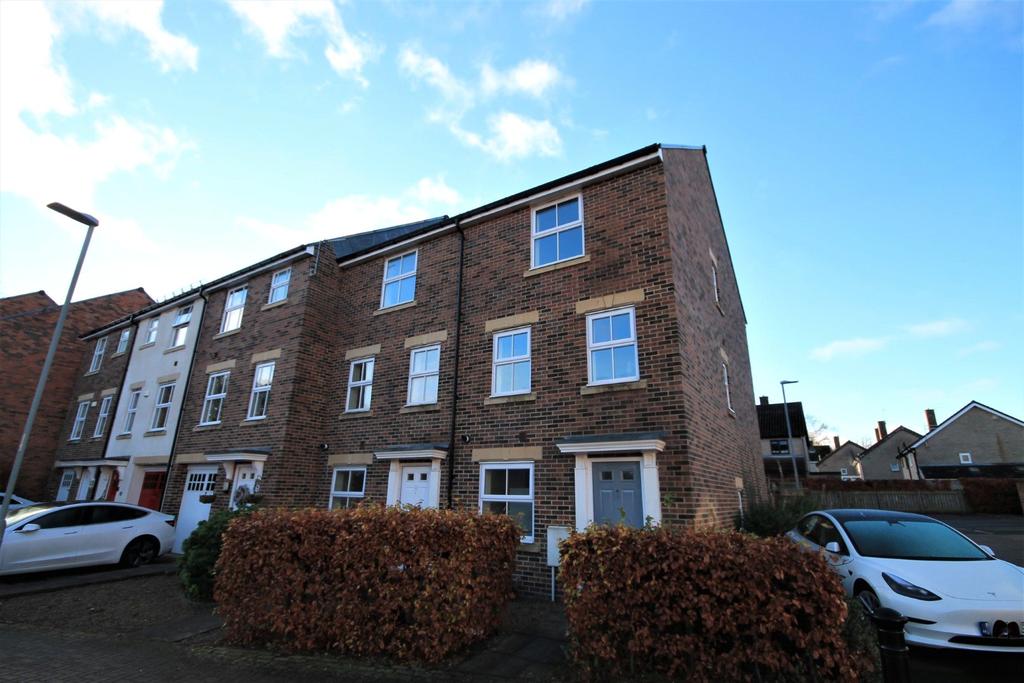 Barrington Close, Durham, DH1 4 bed end of terrace house £1,100 pcm