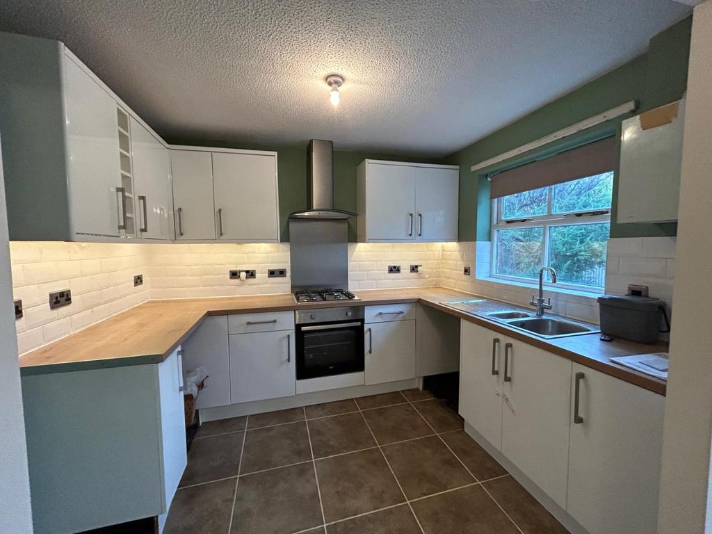 Maes Y Gog, Rhyl, LL18 3 bed detached house £850 pcm (£196 pw)