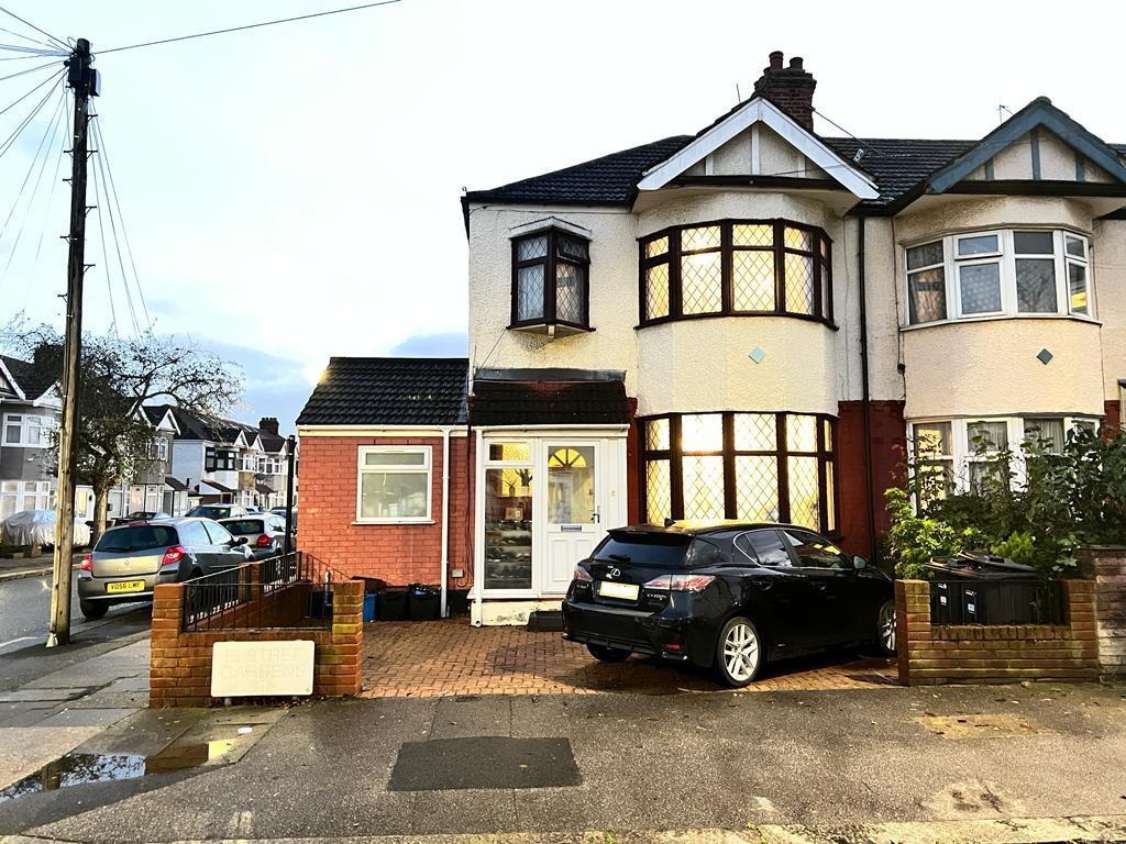 Elstree Gardens, Ilford 3 bed end of terrace house for sale £560,000