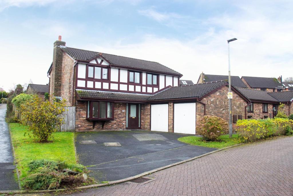 Key View, Darwen, BB3 2JG 4 bed detached house £375,000