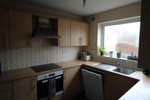 5 bedroom house to rent - 7 Harlaxton Walk St Anns Nottingham