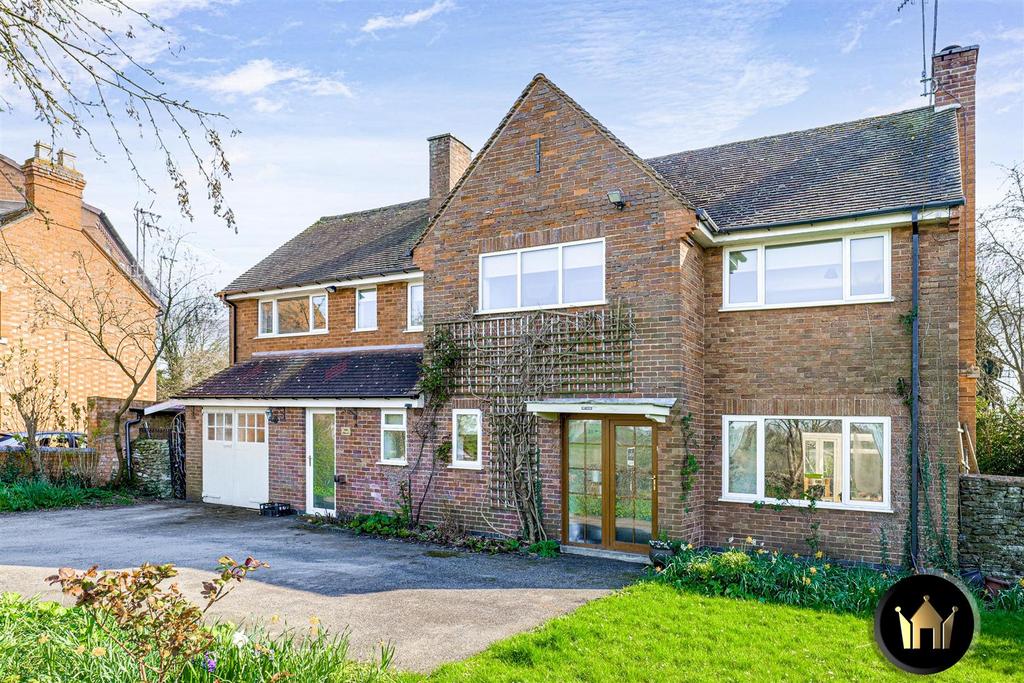 Ardens Grafton, Warwickshire, B49 6DT 4 bed detached house for sale £