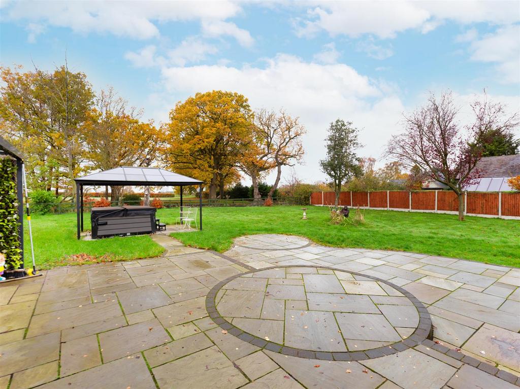 Lyth Hill Road, Bayston Hill, Shrewsbury 4 bed detached house £750,000