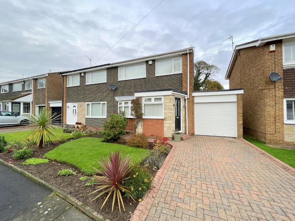 Brancepeth Close, Newton Hall, Durham 3 bed semidetached house £