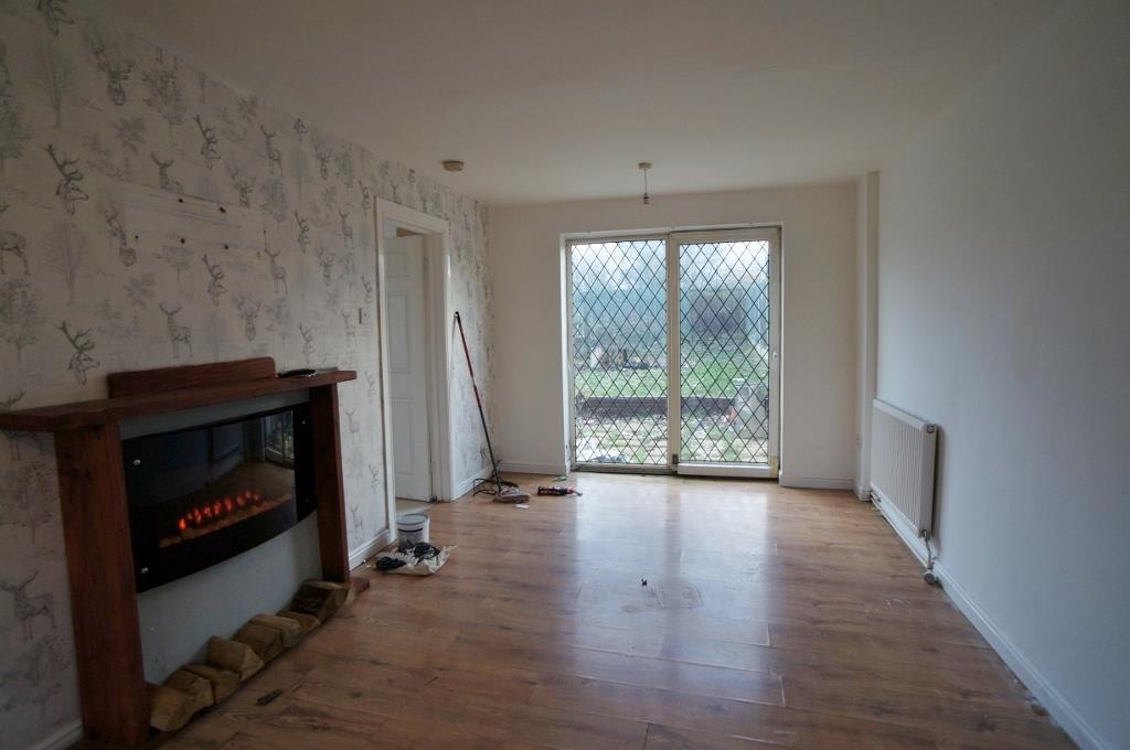 Crewe Road, Castleford 3 bed semidetached house £750 pcm (£173 pw)