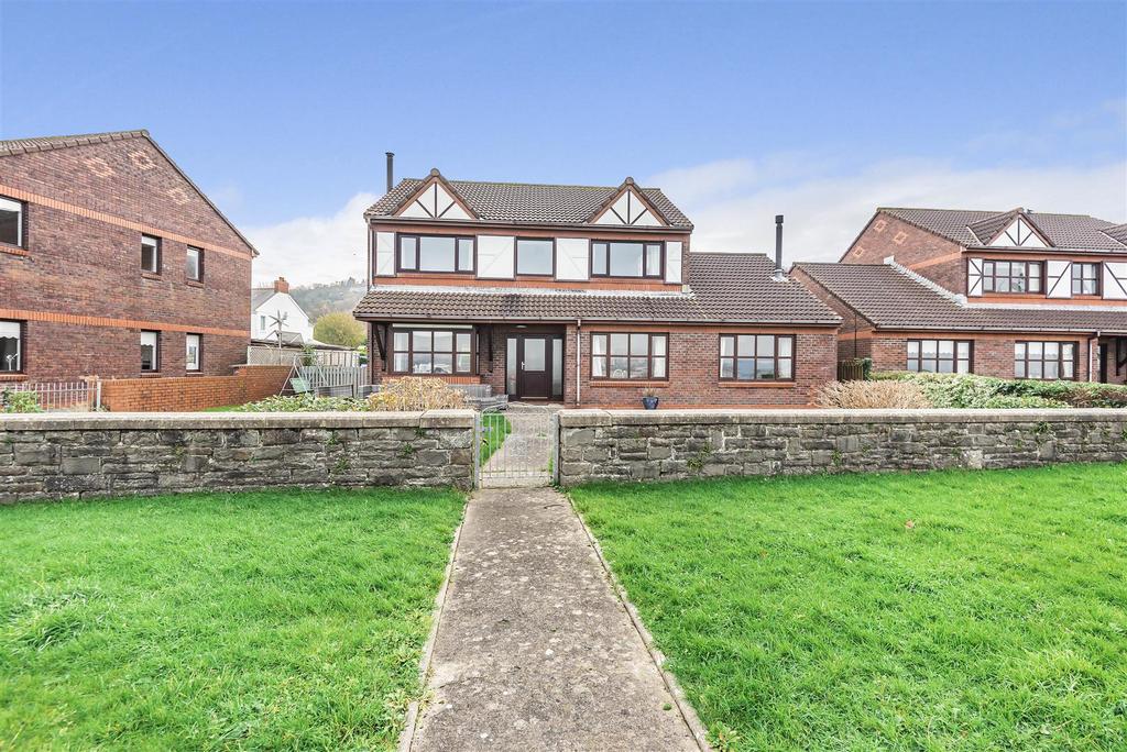 Greenacres, Penclawdd, Swansea 4 bed detached house £450,000