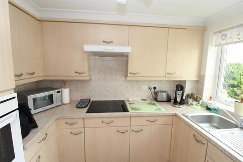 1 bedroom flat for sale - , Lymington Road, Highcliffe, BH23 5HD