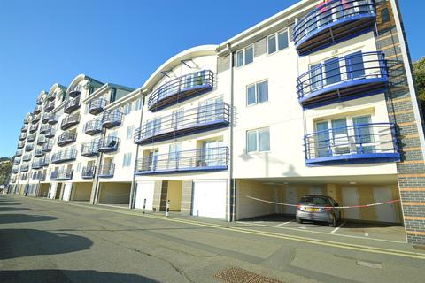 2 bedroom apartment for sale - CHAIN FREE * SANDOWN SEAFRONT