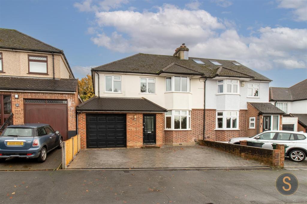 Hazelbury Avenue, Abbots Langley 4 bed semidetached house for sale £
