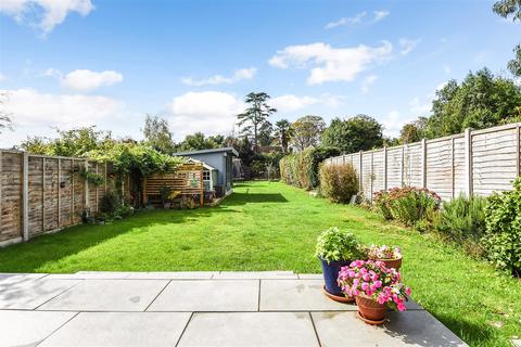 4 bedroom semi-detached house for sale - Tregarth Road, Chichester