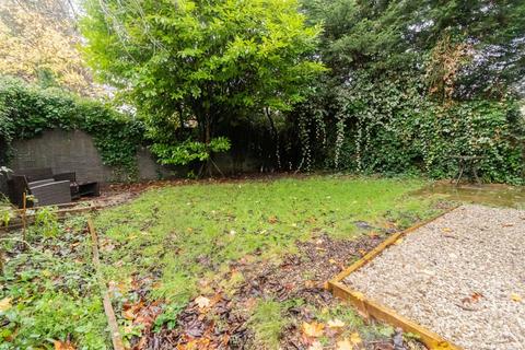 32 Abbotside Close, Manchester, M16 7RP