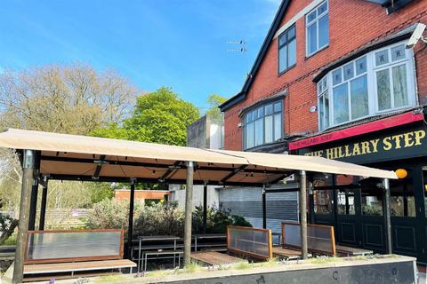 32 Abbotside Close, Manchester, M16 7RP