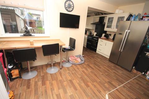 30 Leafield Drive, Bradford, BD2 3RX