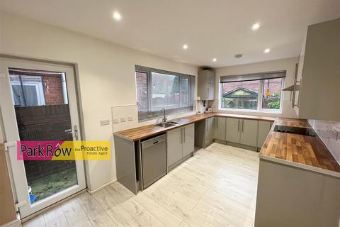 3 bedroom terraced house for sale - Moss Road, Askern, Doncaster