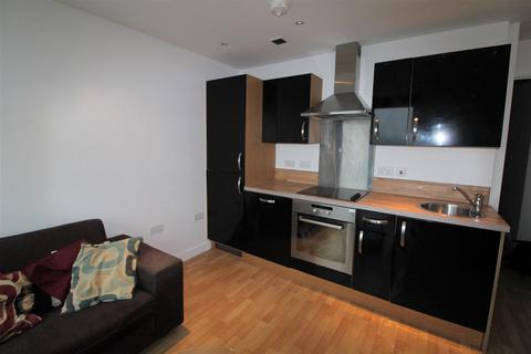2 bedroom flat to rent - Echo Central One, Cross Green Lane