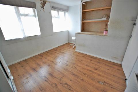 37 Bradshaws, Hatfield, AL10 9QS