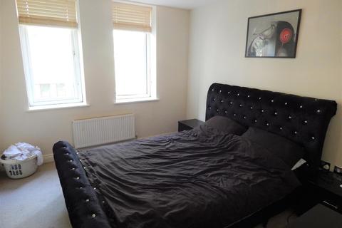 2 bedroom apartment to rent - Ipsley Manor, Redditch