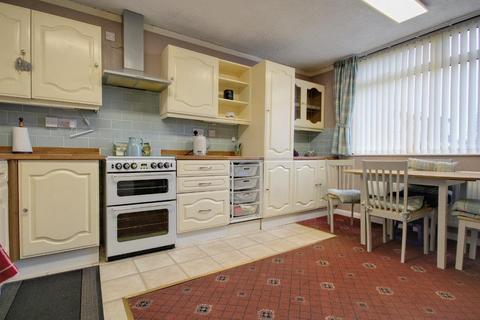 2 bedroom semi-detached house for sale - Malvern Road, Hull