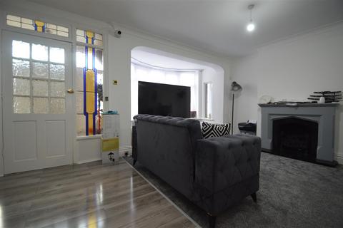 undefined, Herent Drive, Clayhall, IG5 0HH