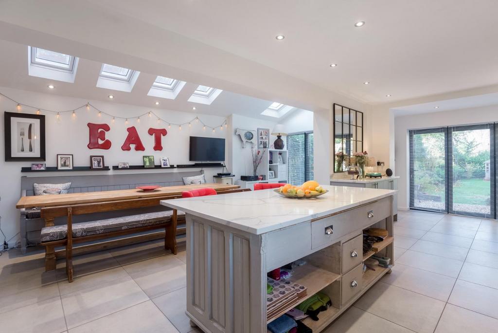 Welford Road, Long Marston, StratforduponAvon 4 bed semidetached