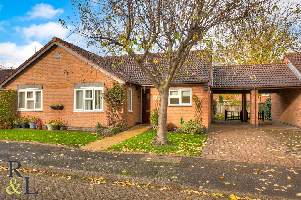 Kingfishers Court, West Bridgford, Nottingham 2 bed bungalow for sale
