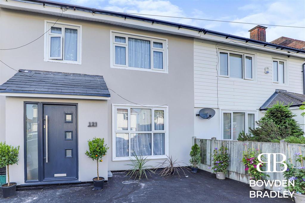 Burrow Road, Chigwell 3 bed terraced house £425,000