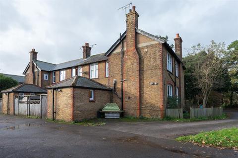 2 bedroom maisonette for sale - Preston Road, Manston, Ramsgate