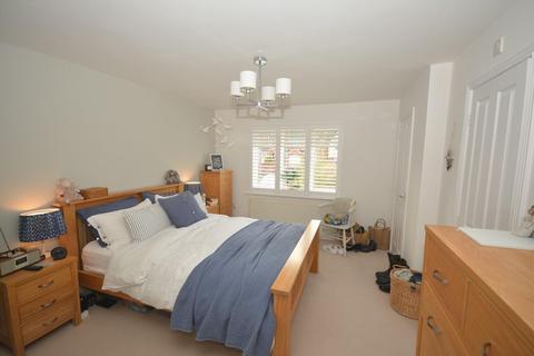 12 Bradgate Croft, Chesterfield, S41 0XZ