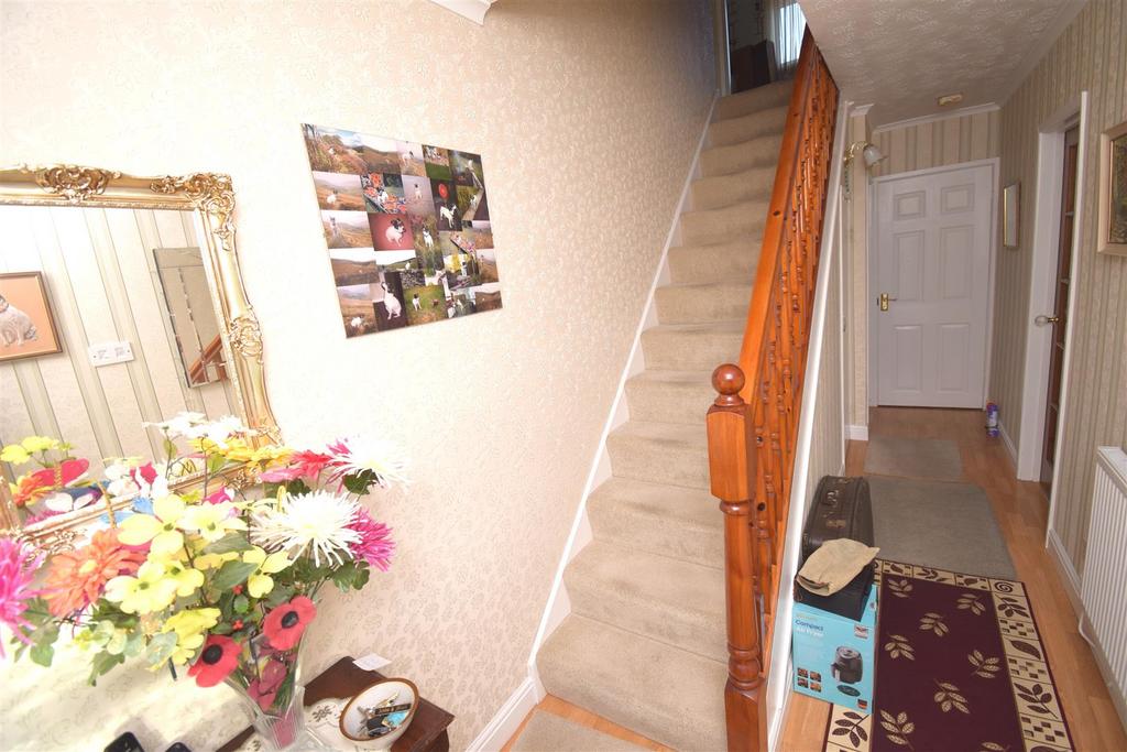 Cow Lees, Westhoughton, Bolton 4 bed detached house £310,000
