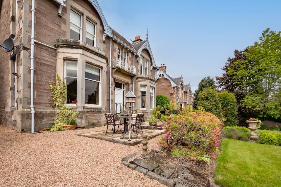 Muirton Bank, Perth 3 bed apartment £380,000