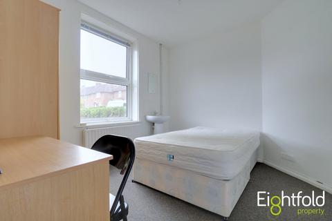 7 bedroom end of terrace house to rent, The Highway, Brighton