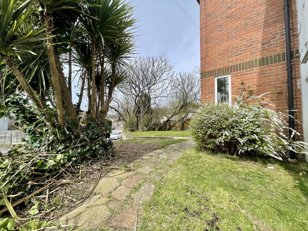 Walmer Crescent, Brighton 7 bed terraced house £3,300 pcm (£762 pw)