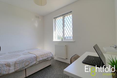 5 bedroom semi-detached house to rent, Park Close, Brighton
