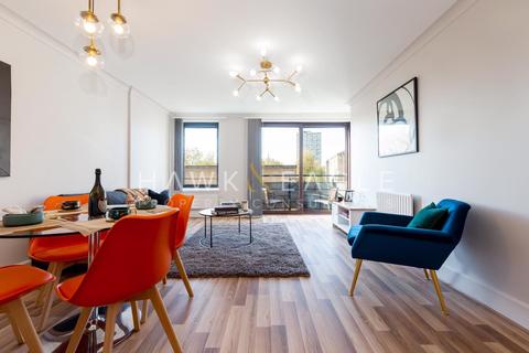 2 bedroom apartment to rent - Lion Court, 435 The Highway, London, E1W