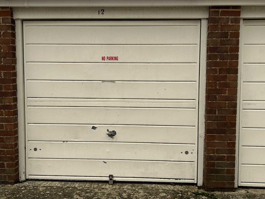 St Thomas Court, Bognor Regis Garage £90 pcm (£21 pw)
