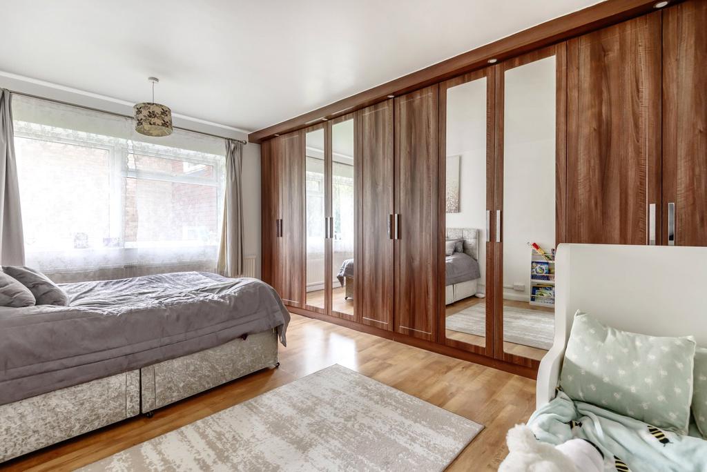 Main Double Bedroom