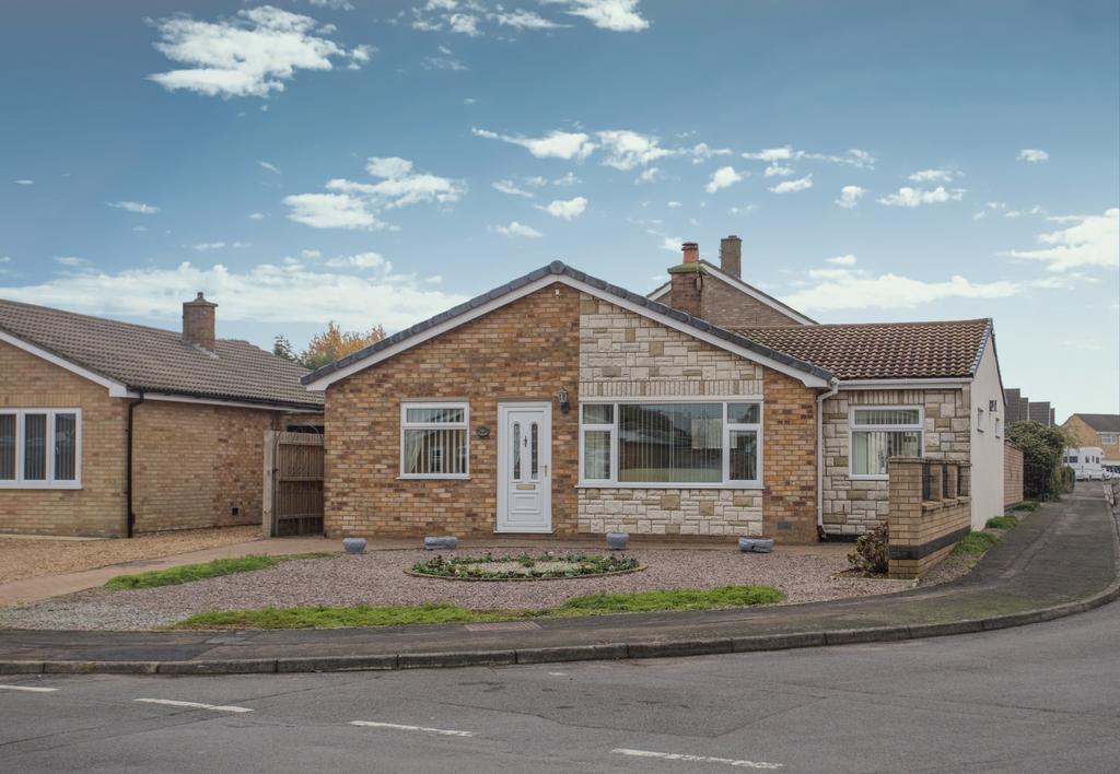 Yarwells Headland, Whittlesey, PE7 3 bed bungalow for sale £309,995