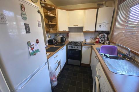 2 bedroom end of terrace house to rent, Sawtry Way, Borehamwood