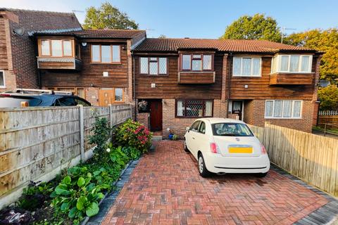 41 Hatton Close, London, SE18 2PY