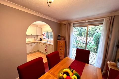 41 Hatton Close, London, SE18 2PY