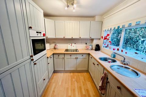 41 Hatton Close, London, SE18 2PY
