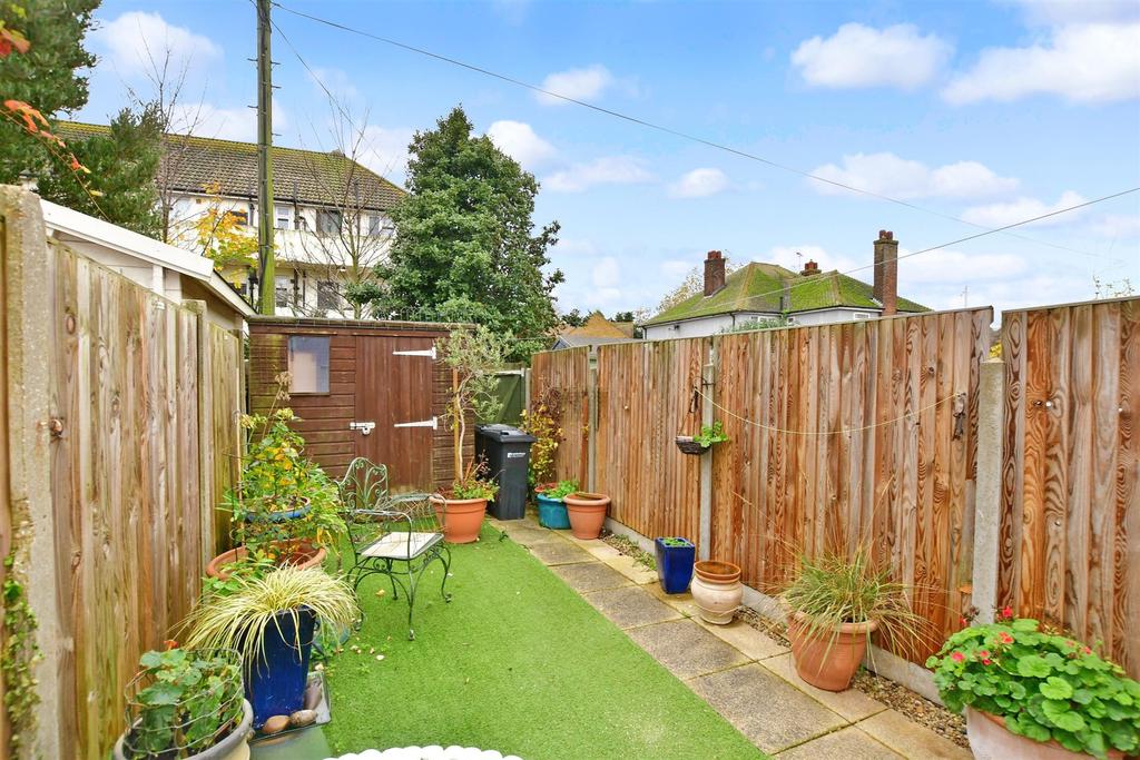 Albert Street, Whitstable, Kent 2 bed terraced house £415,000