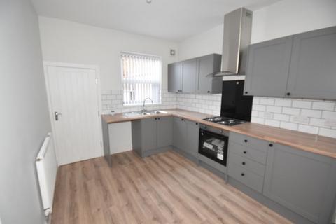 2 bedroom terraced house to rent, Grove Road, Heron Cross, Stoke-on-Trent, ST4 3AZ