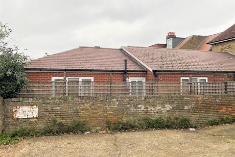 2 bedroom terraced bungalow for sale - Cornwall Gardens, Cliftonville, Margate