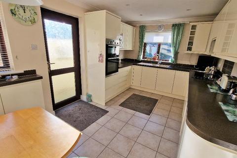 4 bedroom detached house for sale - Foreland Road, Bembridge, Isle of Wight, PO35 5UD
