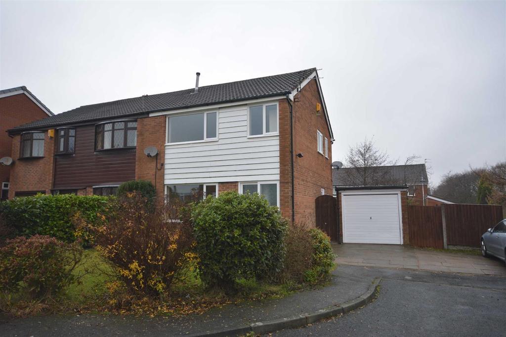 Hallbridge Gardens, Upholland, WN8 0EP 3 bed semidetached house £850